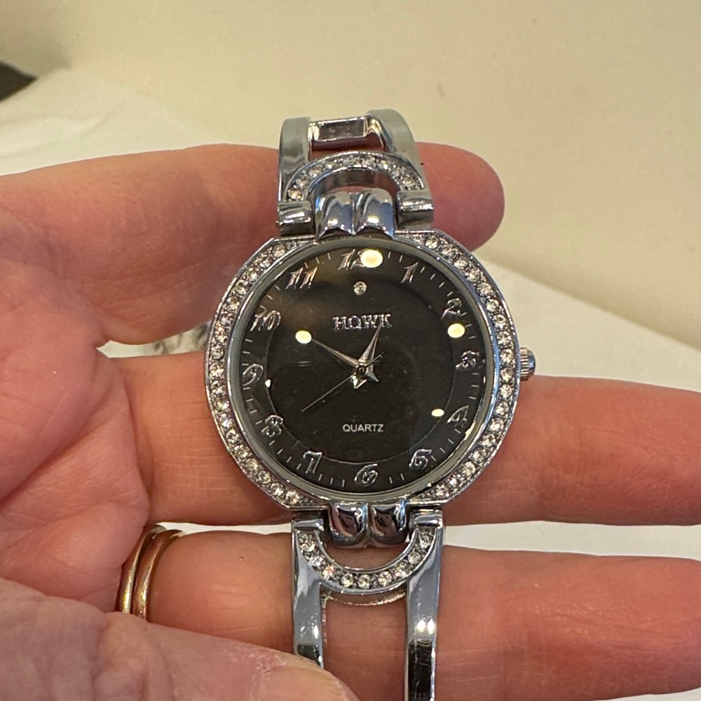 Women’s Stylist Watches- Set of 4-Elegant Silver and Black Watch Set - Picture 2 of 9